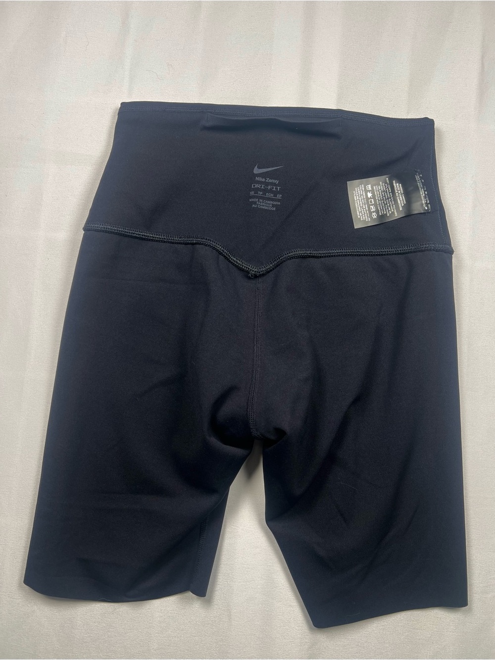 Nike Women’s Highwaist Zenvy Dri-Fit 8” Biker Short - Picture 7 of 14